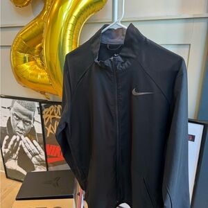 Nike Men's Black Windbreaker Jacket
